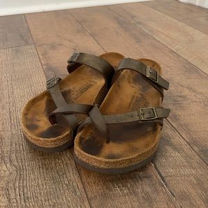 Birkenstock’s (size 38 / 7.5 )